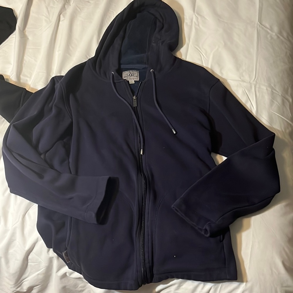 Cute ugg full zip! Perfect for fall